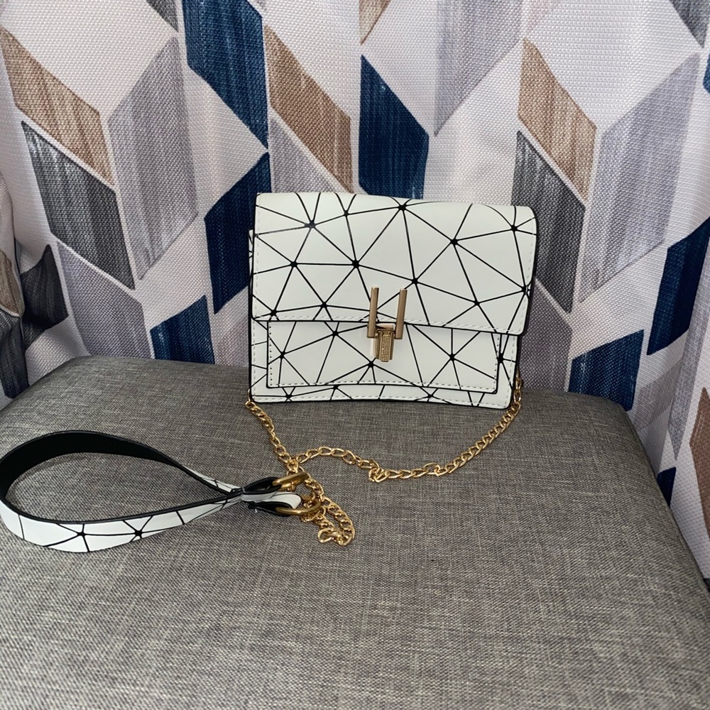 Modern cross body purse
